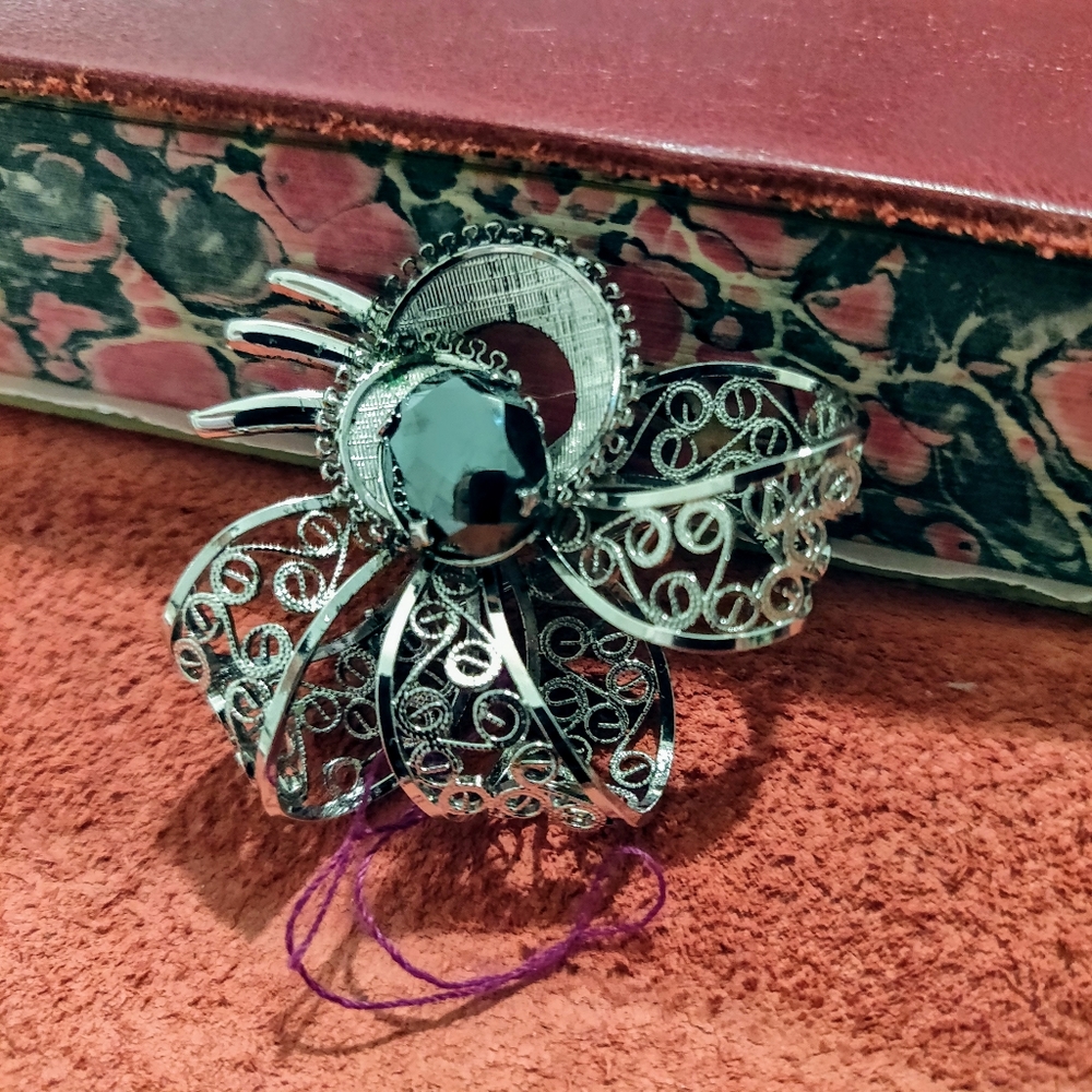 Zeidell's Sterling filigree Hematite floral Brooch